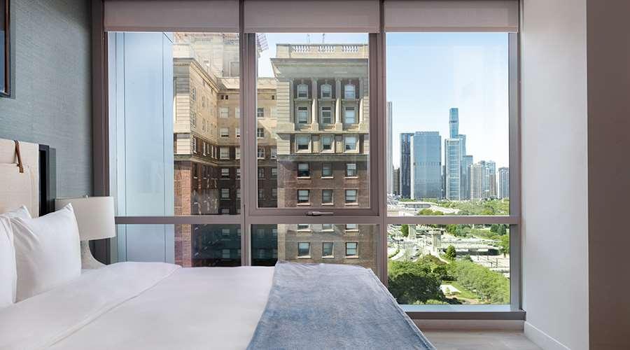 Апарт отель Sentral Michigan Avenue Чикаго Номер фото View from a bedroom