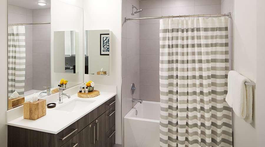 Апарт отель Sentral Michigan Avenue Чикаго Экстерьер фото A shower curtain