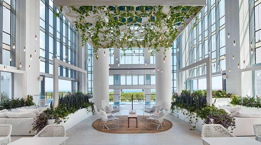 Апарт отель Sentral Michigan Avenue Чикаго Интерьер фото The lobby of the building