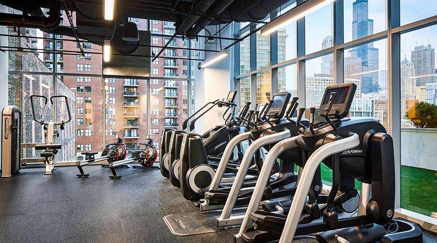 Апарт отель Sentral Michigan Avenue Чикаго Удобства фото The gym at The Standard East Village